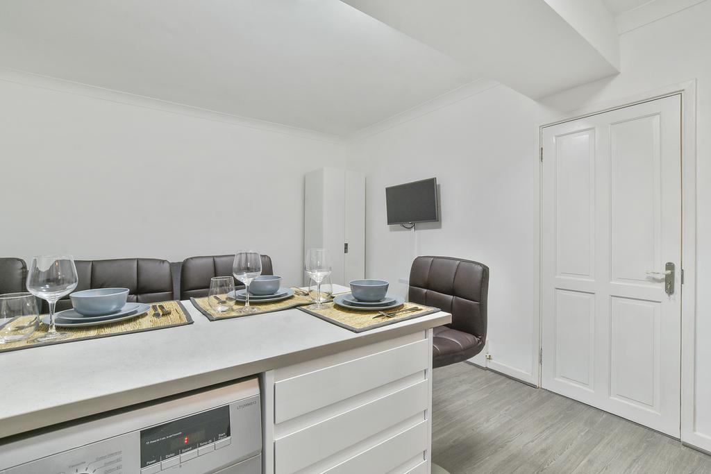 Sachin'S 2 Bedrooms Apartment Лондон Екстериор снимка